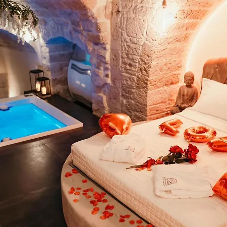 Moira Love hotel *